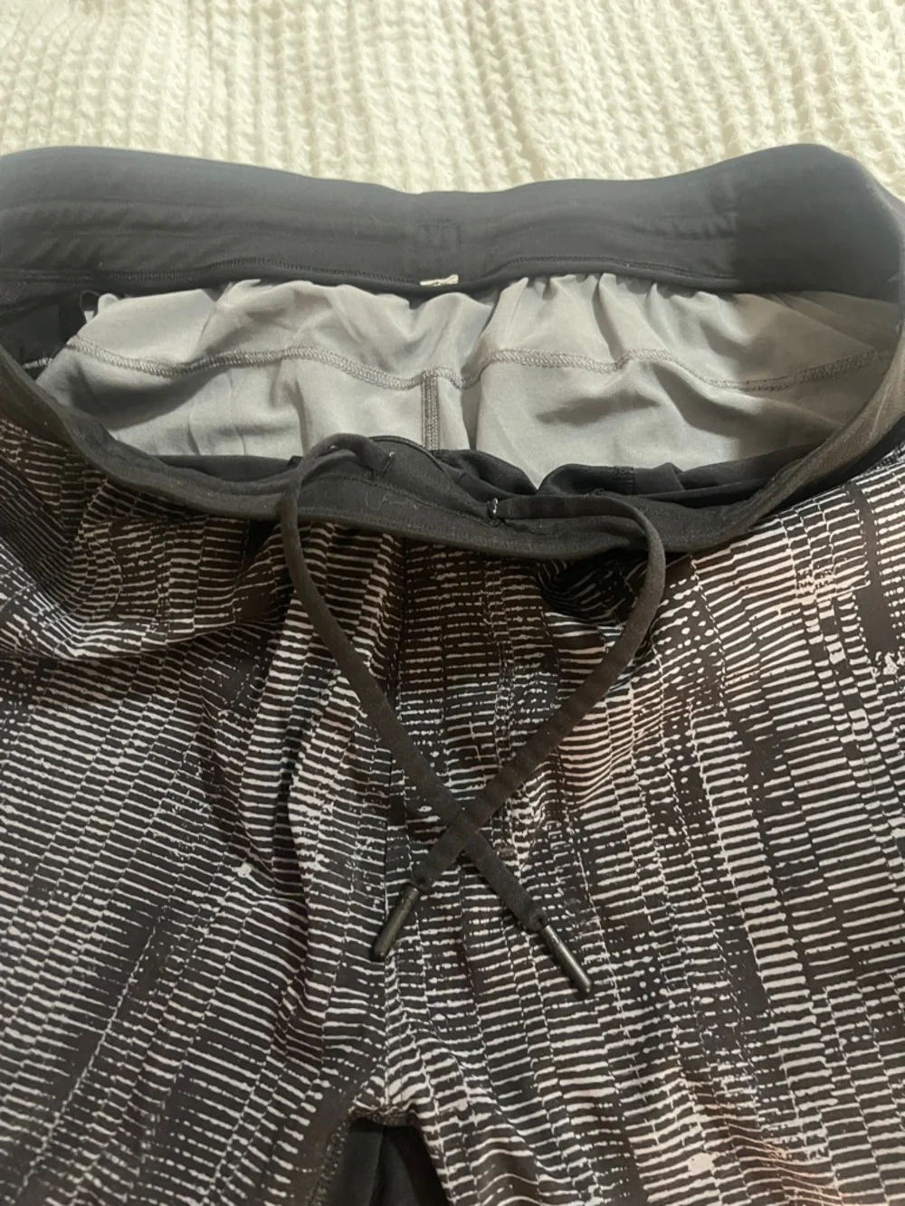Lululemon mens Athletic Shorts - Picture 4 of 4